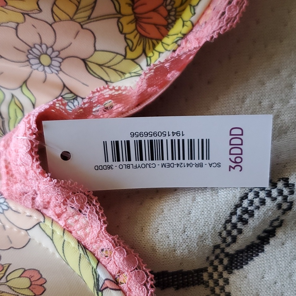 Adore Me Spring Bra - Picture 2 of 5
